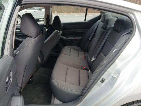 Used 2024 Nissan Altima 2.5 SV image 24