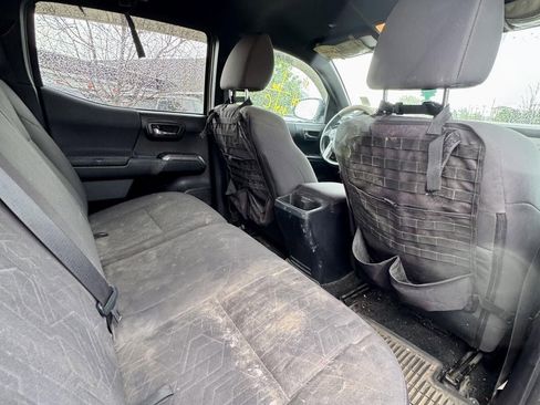 Used 2019 Toyota Tacoma TRD Sport w/ Technology Package AWD/4WD image 13