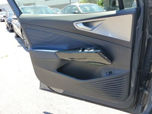 Certified 2025 Volkswagen ID.4 Pro S RWD image 29