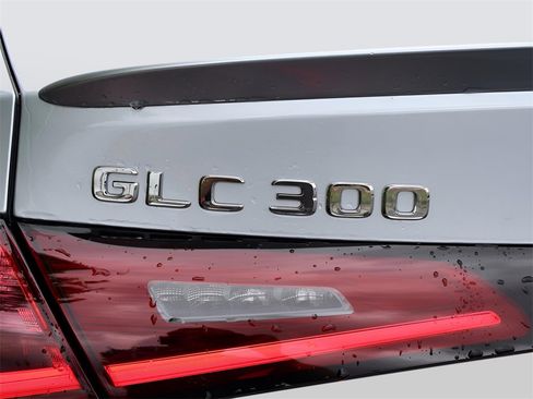 Certified 2025 Mercedes-Benz GLC 300 4MATIC image 9