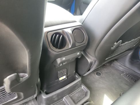 Used 2025 RAM 1500 Limited AWD/4WD image 11