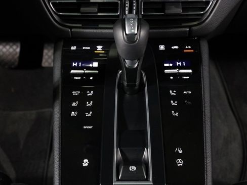 Used 2023 Porsche Macan image 74