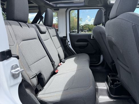 Used 2026 Jeep Wrangler Unlimited Sport AWD/4WD image 30