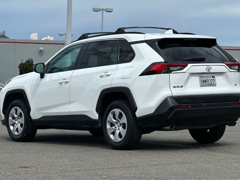Used 2019 Toyota RAV4 LE w/ Carpet Mat Package FWD image 7