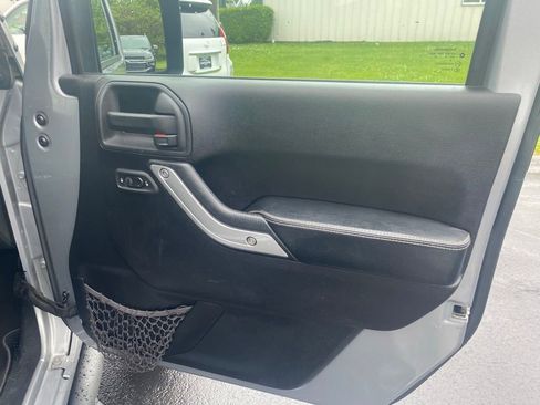 Used 2014 Jeep Wrangler Unlimited Sport AWD/4WD image 21
