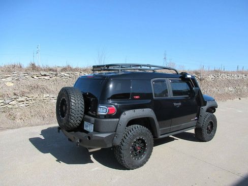 Used 2007 Toyota FJ Cruiser 4WD image 4