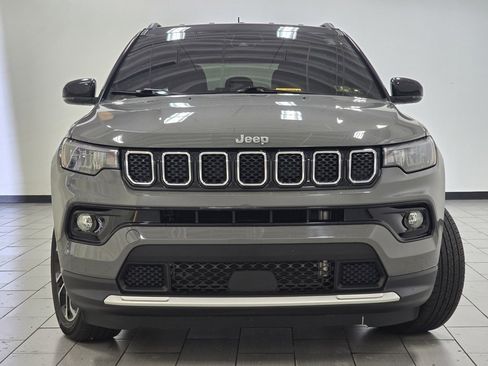 Used 2024 Jeep Compass Limited image 11