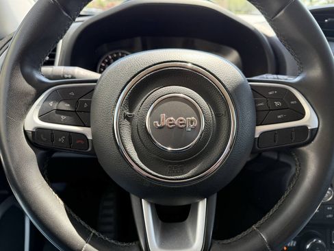 Used 2018 Jeep Renegade Latitude AWD/4WD image 20