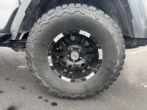 Used 2020 Jeep Gladiator Sport w/ Quick Order Package 24S image 9