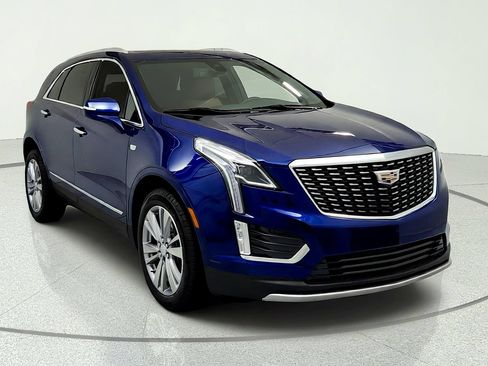 Used 2024 Cadillac XT5 Premium Luxury w/ LPO, Floor Liner Package AWD/4WD image 7