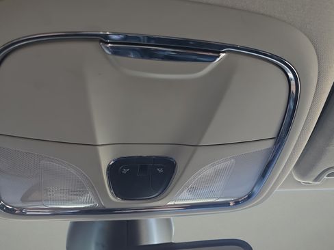 Used 2019 Jeep Cherokee Limited FWD image 27