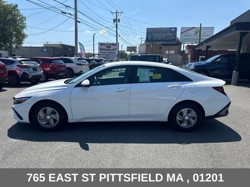 Used 2025 Hyundai Elantra SE FWD image 4