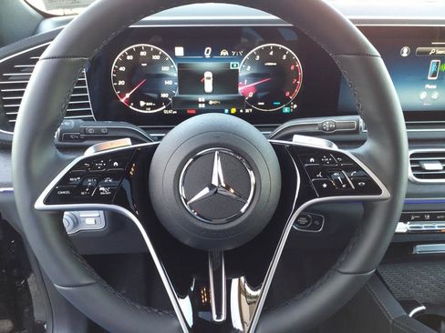 Used 2025 Mercedes-Benz GLS 450 4MATIC image 14