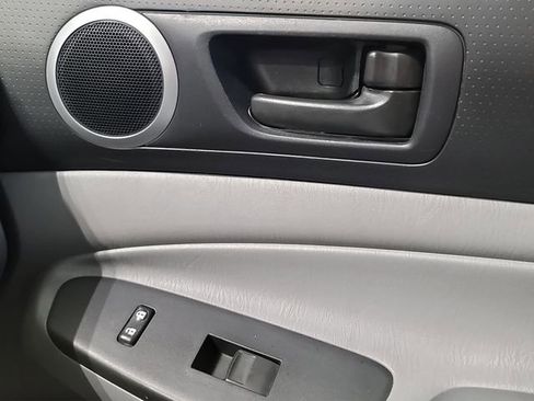 Used 2012 Toyota Tacoma 4x4 Double Cab w/ TRD Sport Pkg image 18