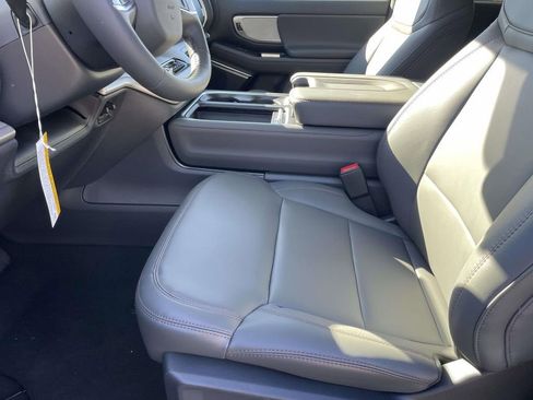 Used 2025 Ford Expedition Max Active image 15