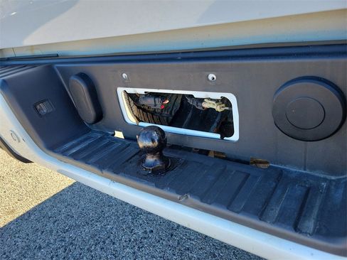 Used 2022 Chevrolet Colorado LT w/ Fleet Safety Package image 9