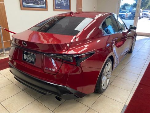 Used 2022 Lexus IS 300 image 5