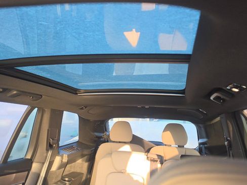 Used 2026 Volvo XC90 B5 Plus w/ Protection Package AWD/4WD image 5