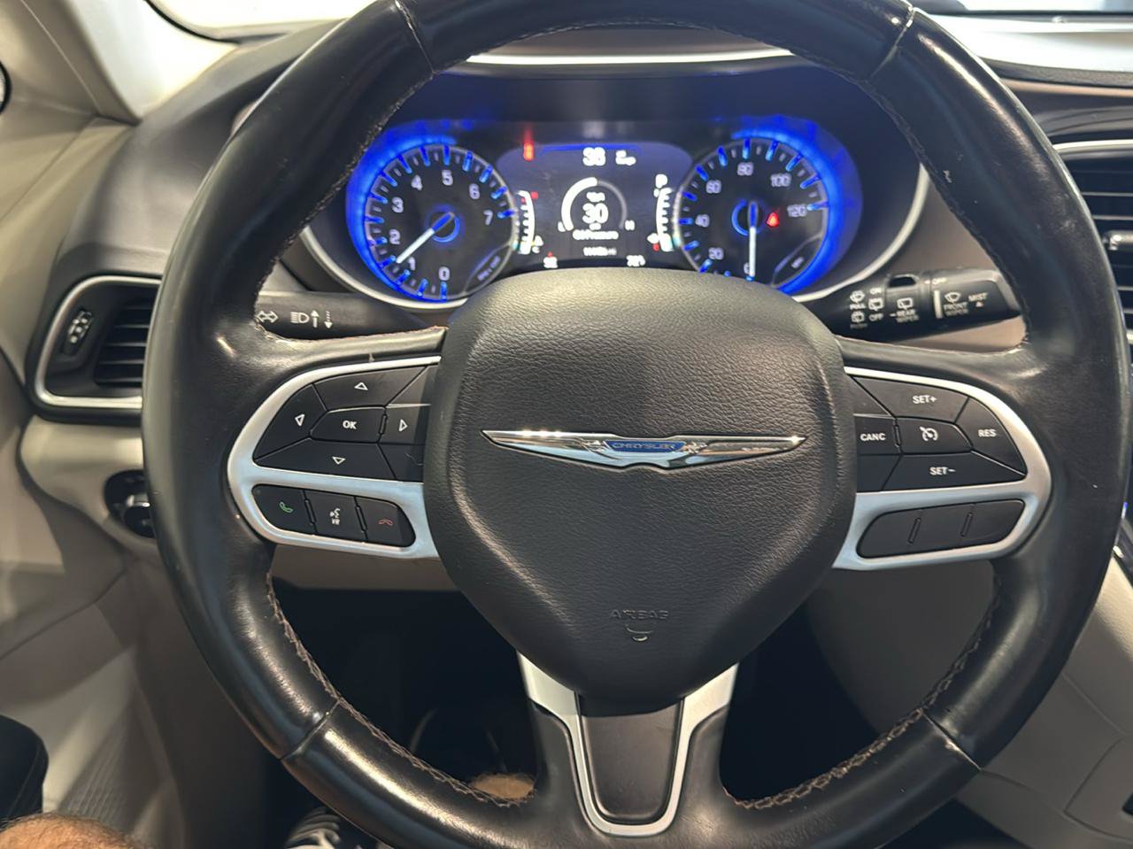Used 2018 Chrysler Pacifica Touring-L Plus FWD image 21