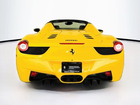 Certified 2015 Ferrari 458 Spider RWD image 6
