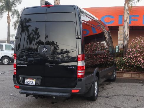 Used 2018 Mercedes-Benz Sprinter 2500 image 11
