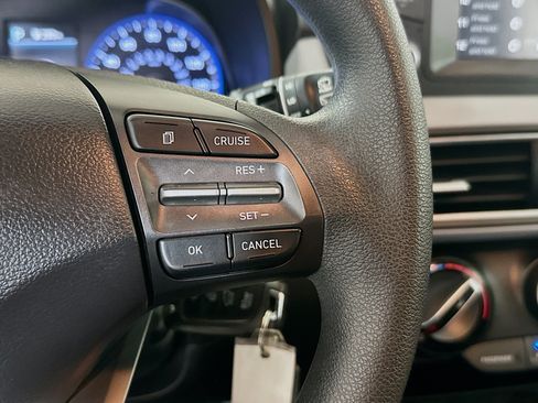 Used 2021 Hyundai Kona SE FWD image 17