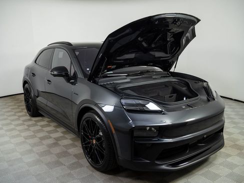 New 2026 Porsche Macan GTS Electric image 34