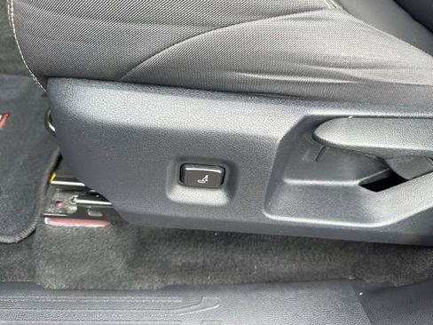 Used 2024 Toyota Tacoma TRD Off-Road image 12