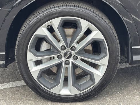 Used 2020 Audi Q3 2.0T Prestige w/ Prestige Package image 39