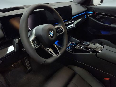 New 2026 BMW 530i xDrive w/ M Sport Package AWD/4WD image 4