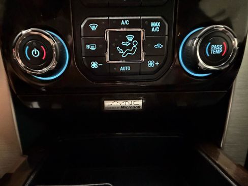 Used 2013 Ford F150 Platinum AWD/4WD image 26