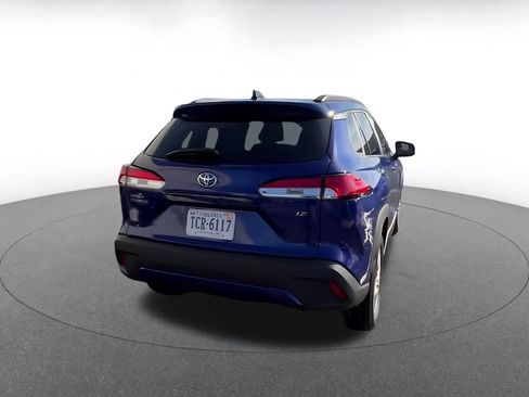 Used 2025 Toyota Corolla Cross LE image 14