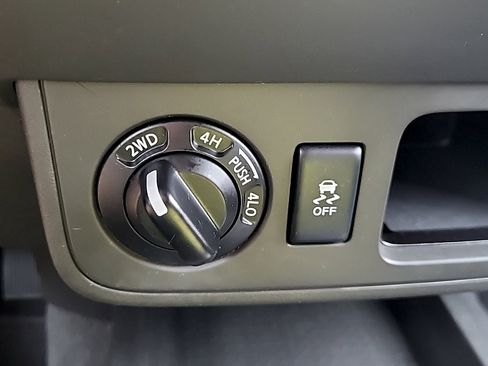 Used 2019 Nissan Frontier SV AWD/4WD image 26