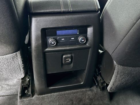 Used 2021 Chevrolet Traverse LS FWD image 26