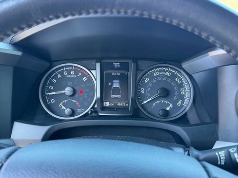 Used 2022 Toyota Tacoma TRD Sport w/ Technology Package image 22