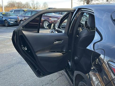 Used 2021 Toyota Corolla XSE image 28