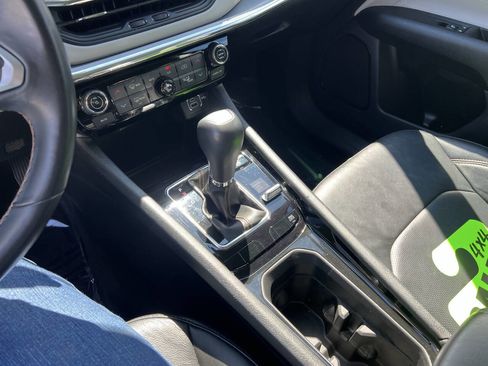 Used 2022 Jeep Compass Limited image 19