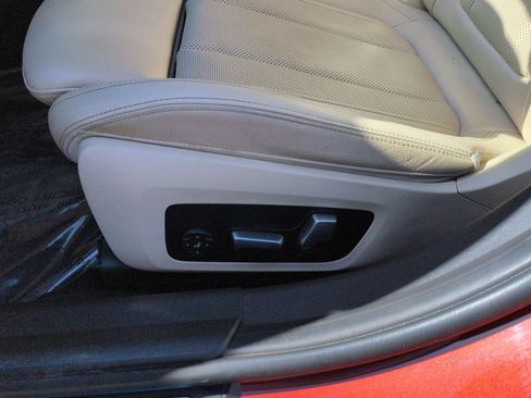 Used 2022 BMW 330i Sedan w/ M Sport Package RWD image 12