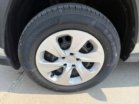 Used 2023 Toyota RAV4 LE AWD/4WD image 11