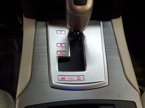 Used 2010 Subaru Legacy 2.5i Premium image 25