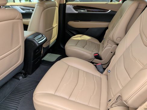 Used 2023 Cadillac XT6 Premium Luxury w/ Platinum Package FWD image 37