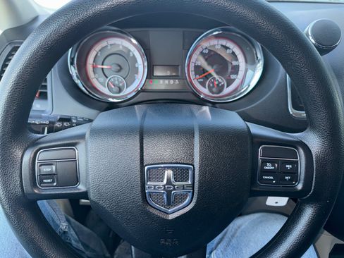 Used 2014 Dodge Grand Caravan SXT FWD image 12