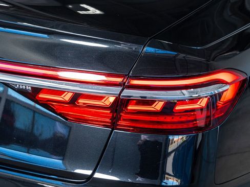 Used 2020 Audi S8 L image 27