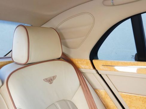 Used 2012 Bentley Mulsanne RWD image 66