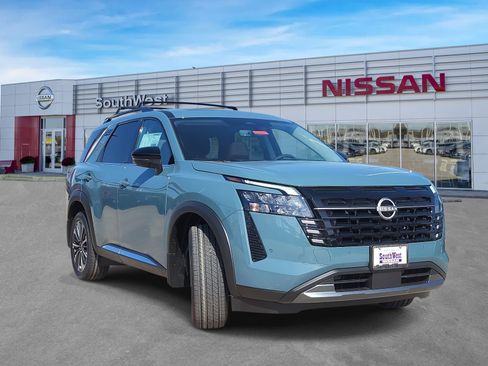 New 2026 Nissan Pathfinder Platinum image 4