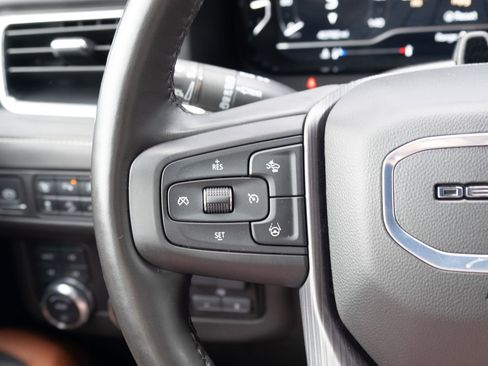 Used 2024 GMC Yukon XL Denali Ultimate AWD/4WD image 6