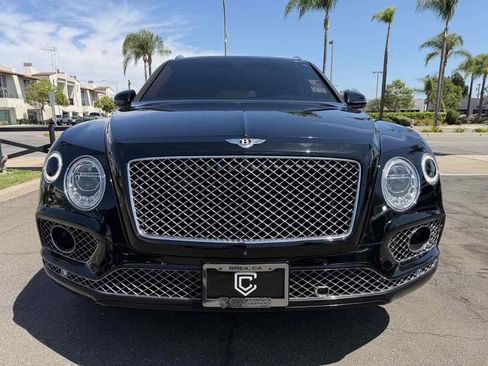 Used 2017 Bentley Bentayga AWD/4WD image 11