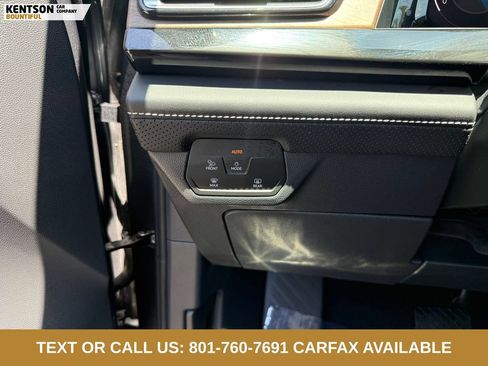 Used 2025 Volkswagen Atlas SE AWD/4WD image 17