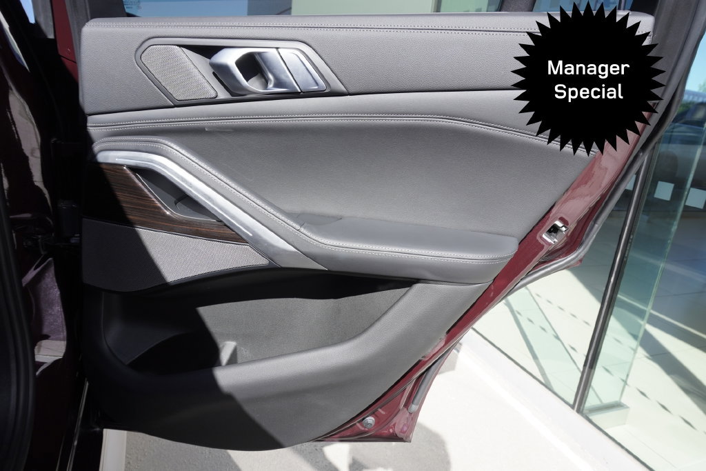 Used 2021 BMW X6 M50i AWD/4WD image 25