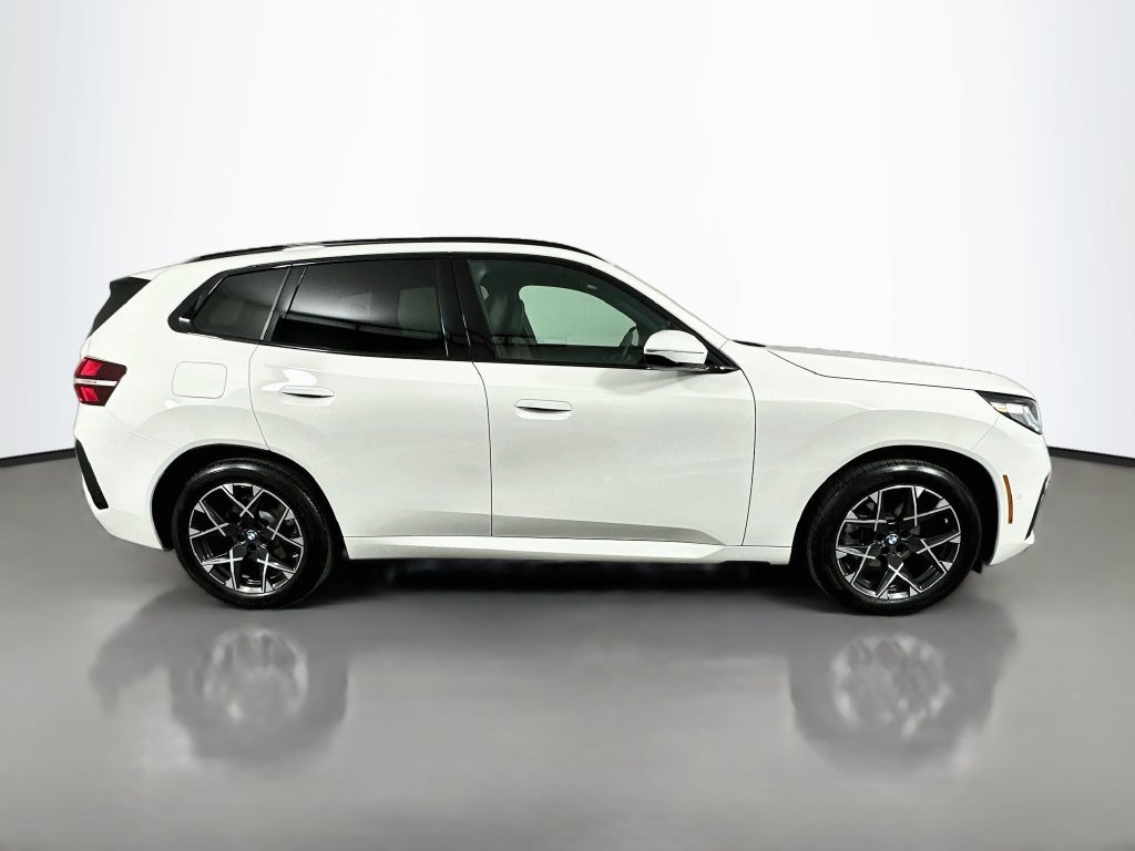 Used 2026 BMW X3 xDrive30i w/ M Sport Package AWD/4WD image 4